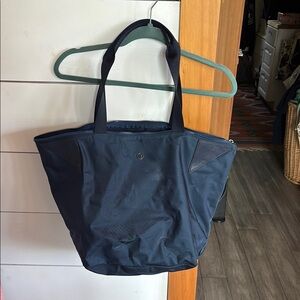 Spacious Blue Tote Bag Lululemon with Sturdy Handles